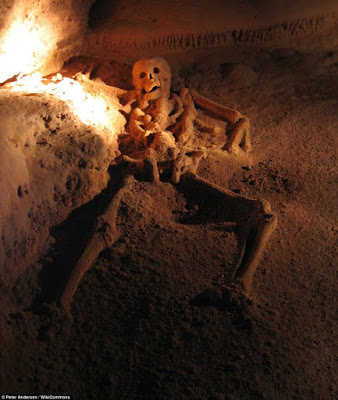 Έντεκα μέρη που θεωρήθηκαν πύλες προς την κόλαση