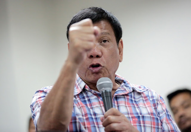 Duterte to media: Kung ayaw nyong mag-boycott, ako ang magboboycott sa inyo