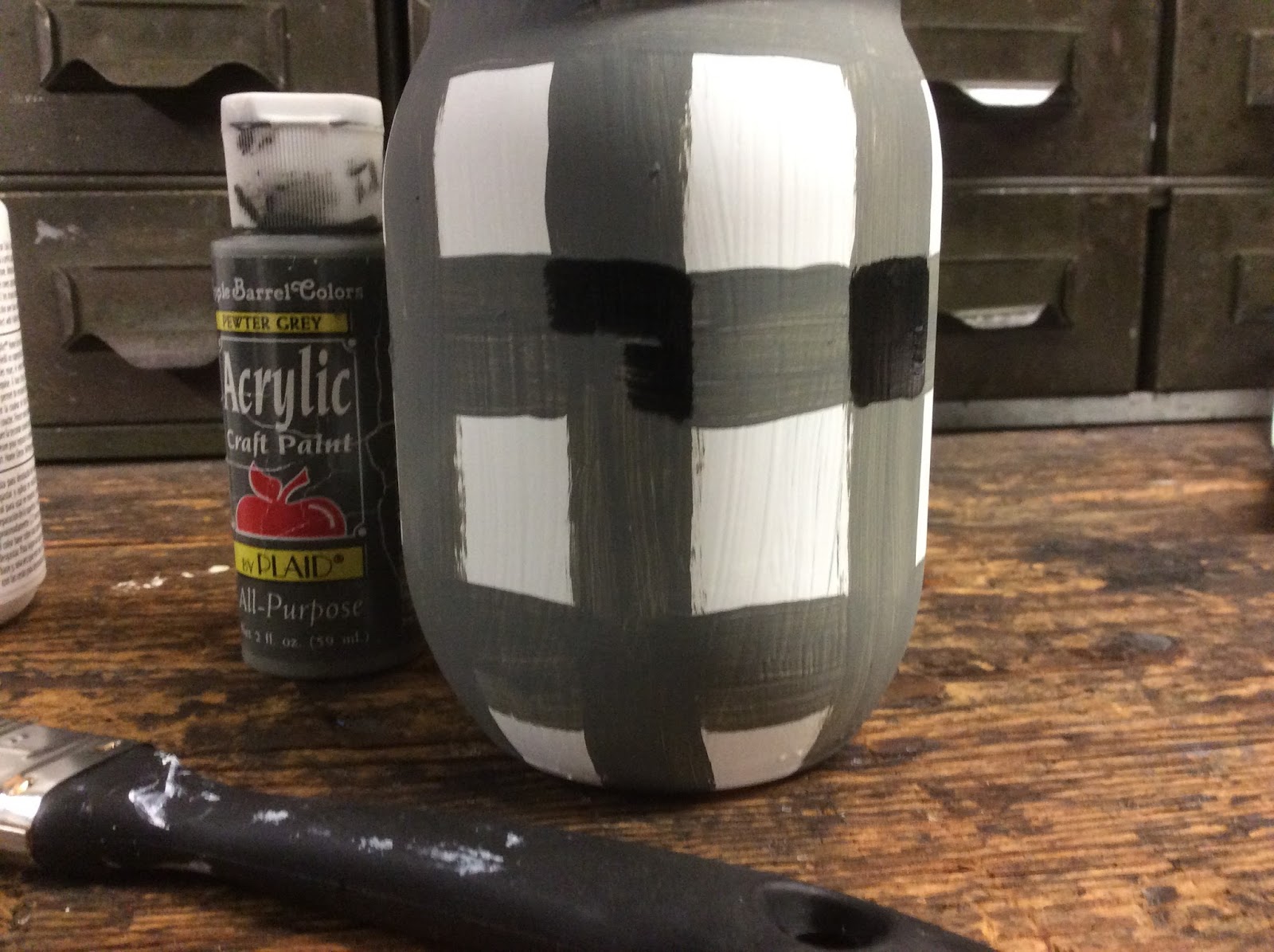 Fresh Vintage by Lisa S How to paint BUFFALO CHECK PLAID on Mason Jars