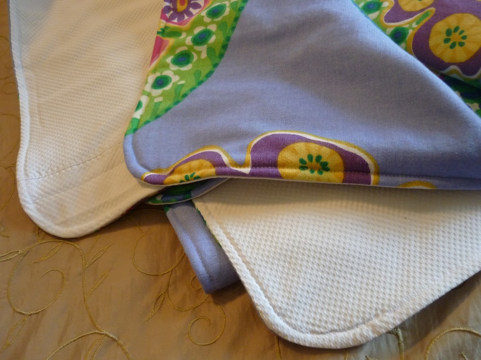 The Handy Dandy Helper DIY Custom Bedspread