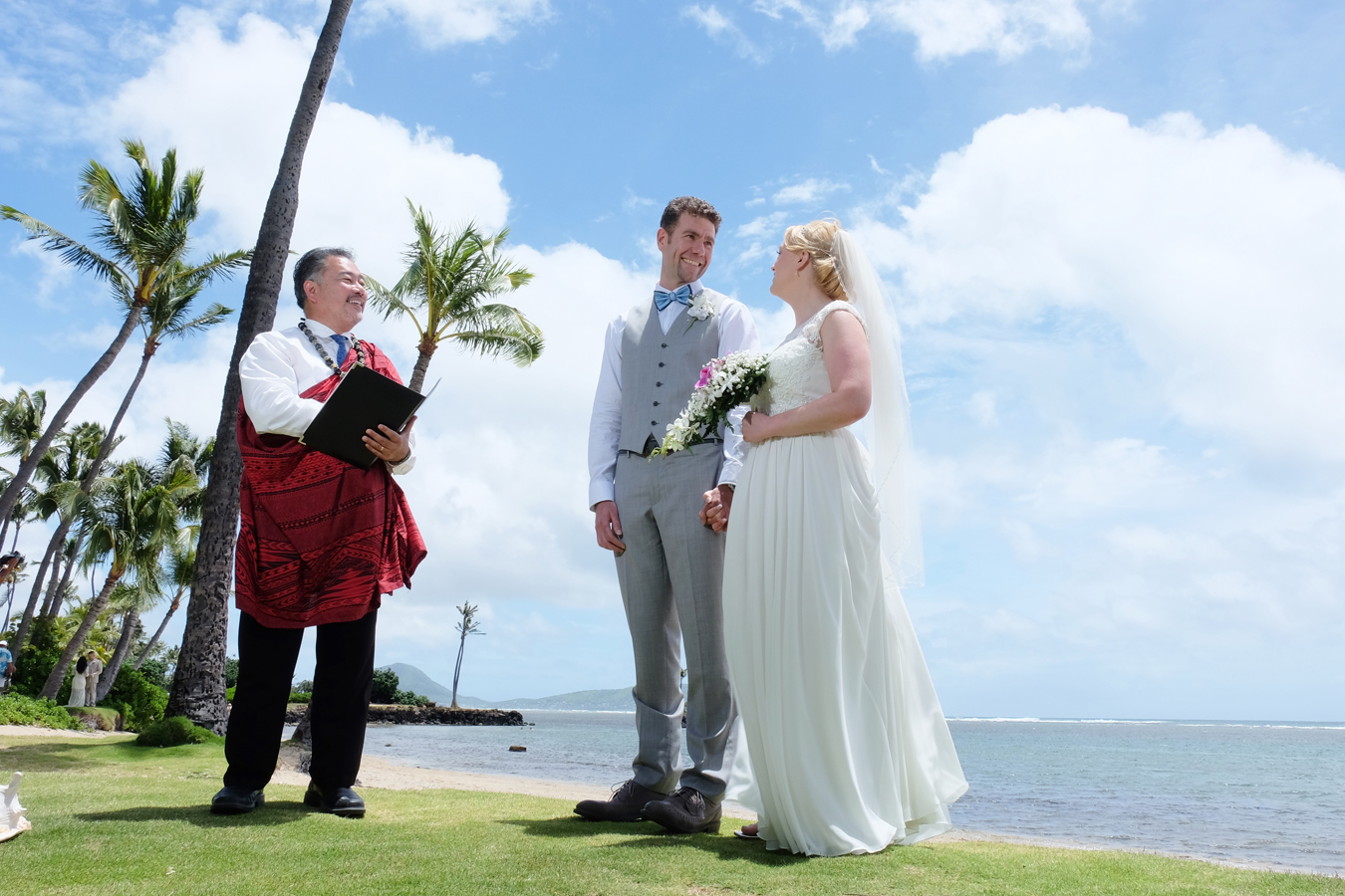 Honolulu Weddings Kevin Jillian S Kahala Beach Wedding