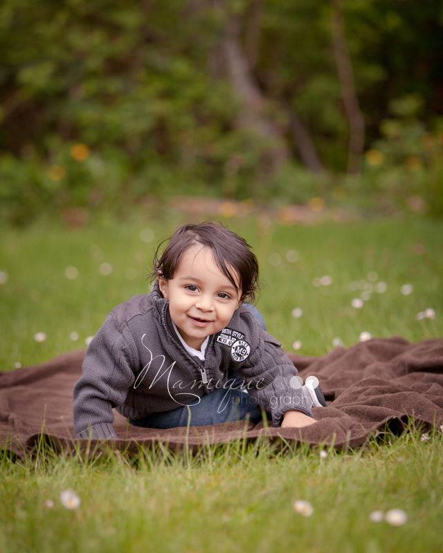 North Vancouver family photography - cute boy outdoors