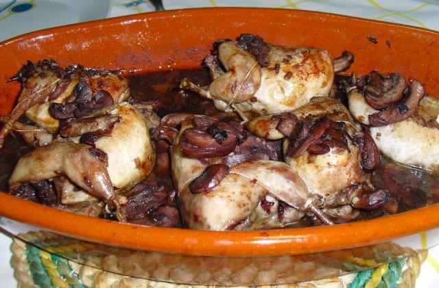 Cozinha da Risonha: CODORNIZES COM VINHO DO PORTO