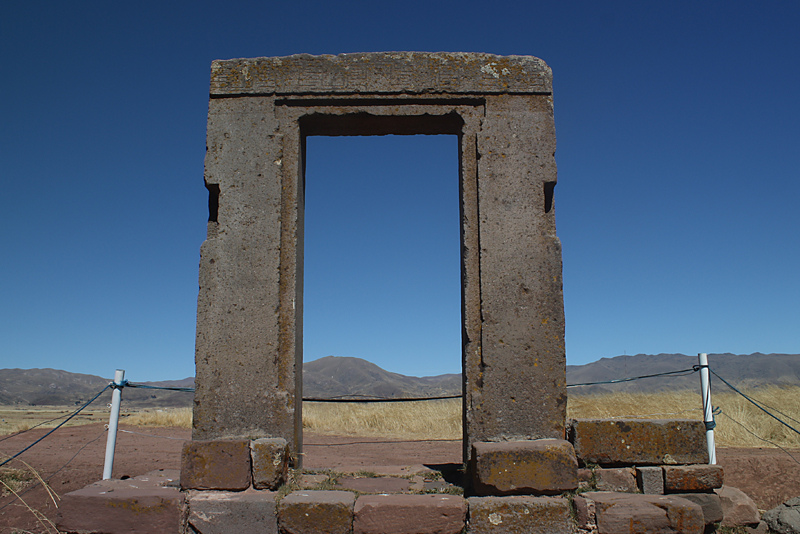 Castrum Scientiae: Puerta del Sol y Puerta de la Luna de Tiahuanaco