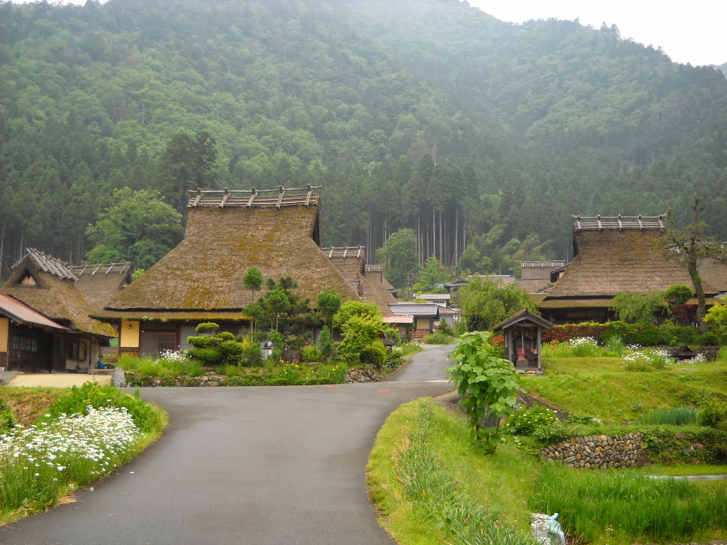 Daily Glimpses of Japan Kayabuki No Sato Thatched Roof Village