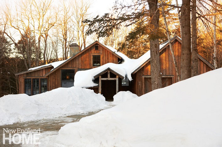 Inside a designer's rustic chic ski retreat in Vermont!