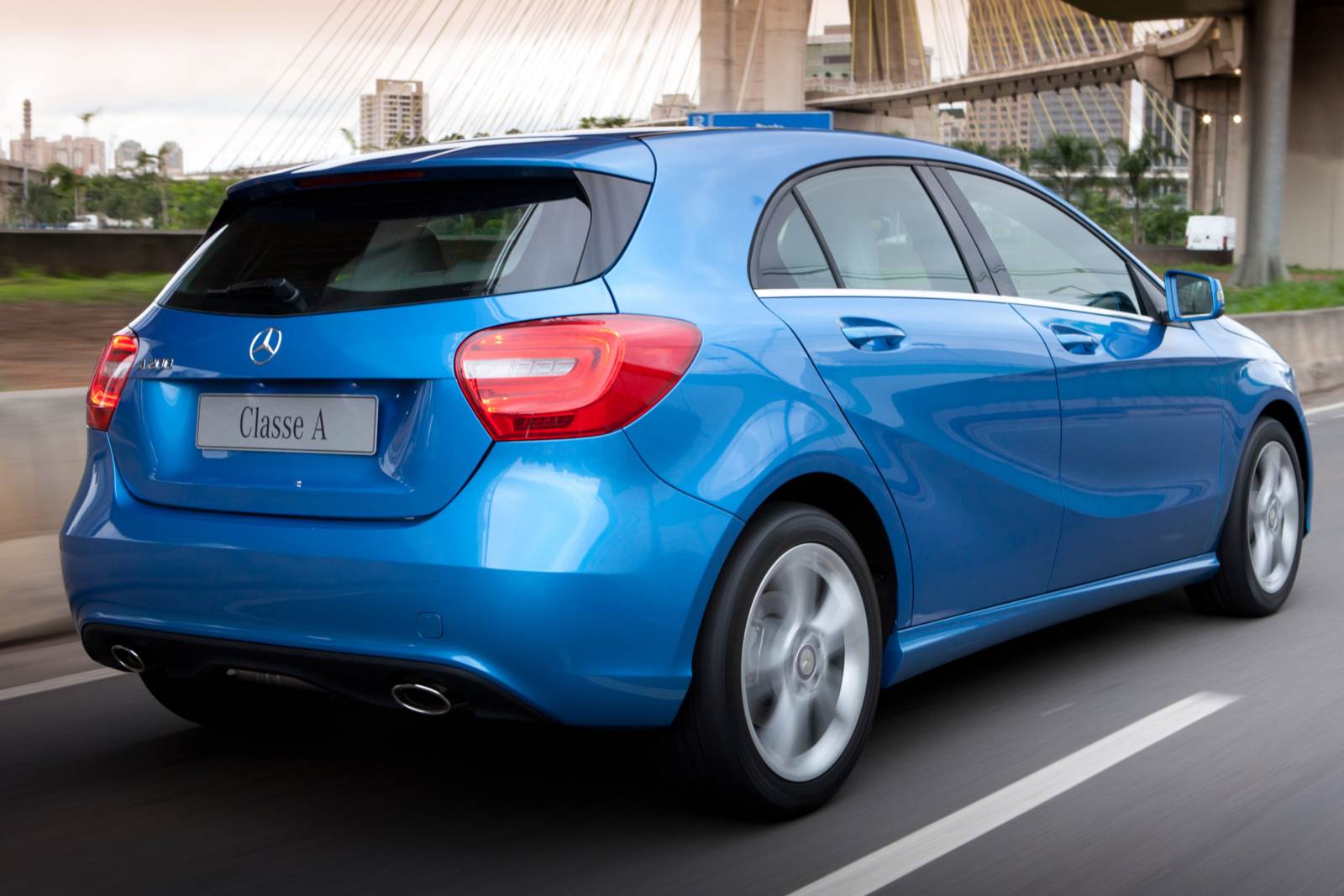 MercedesBenz A200 luxo com preço abaixo de R 100 mil MercedesBenz A200 luxo com preço abaixo de R 100 mil