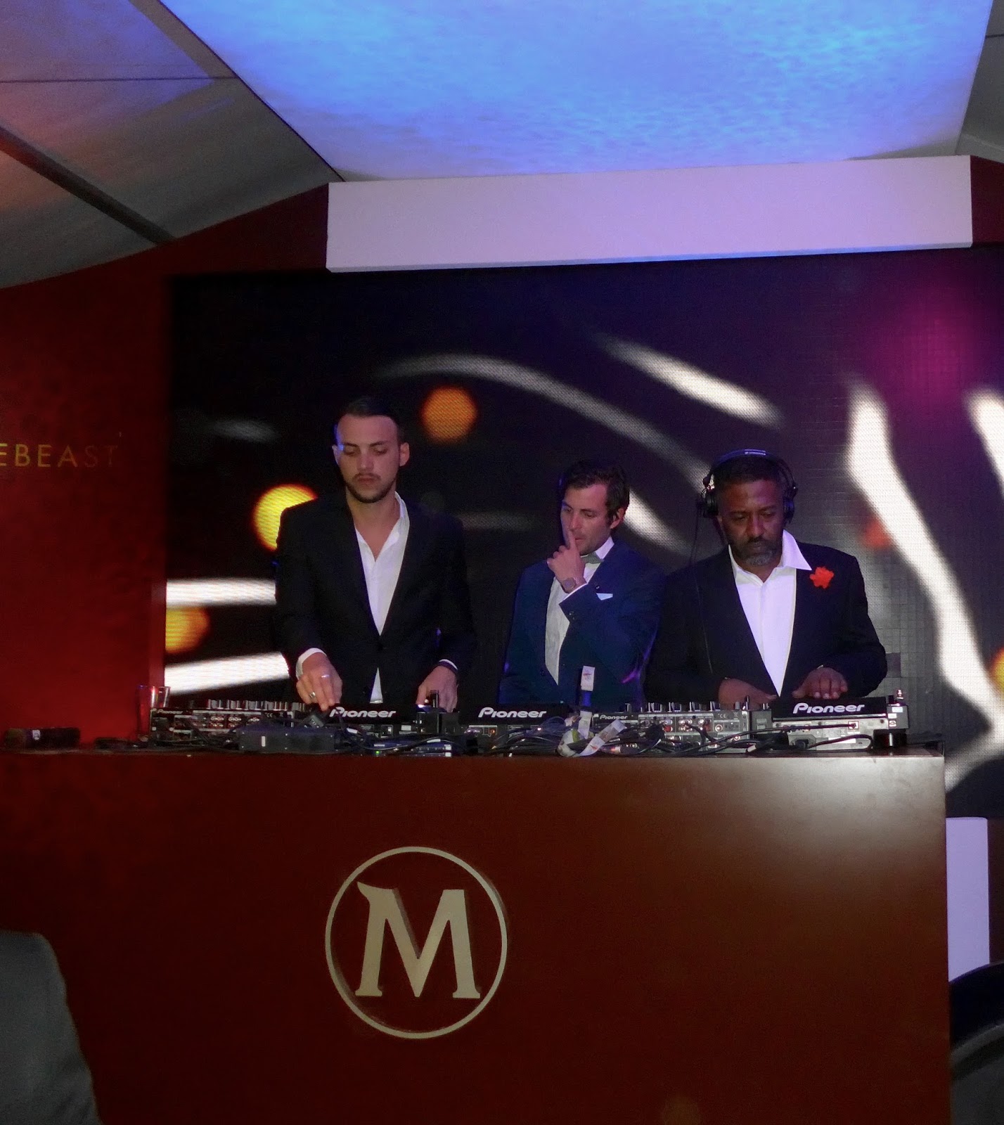 INTERNATIONAL LUXURY CONSULTING PLAGE MAGNUM CANNES 2016 ..KENDALL