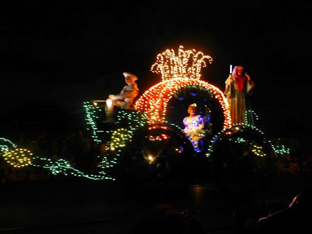 parade Magic Kingdom Disney World