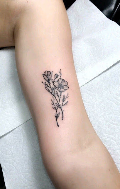 Mini tatuagens de flores para as mulheres Mini tatuagens de flores para as mulheres