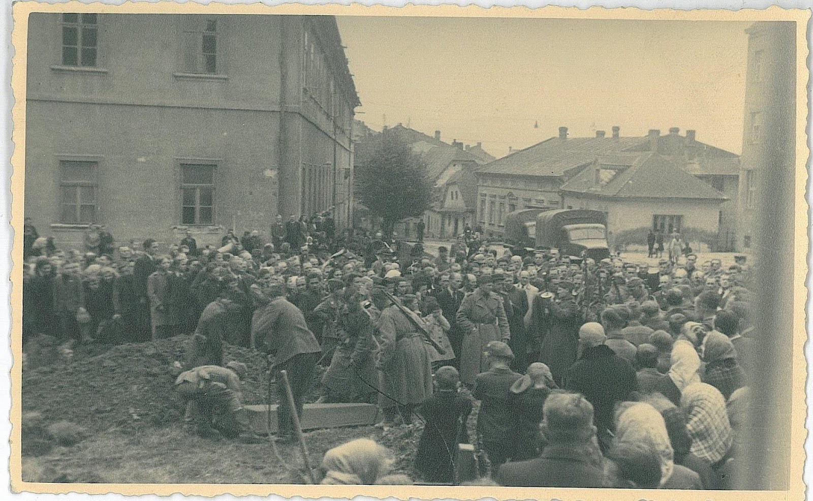 Похороны красноармейцев в Пршиборе. 1945 год, 08 мая.