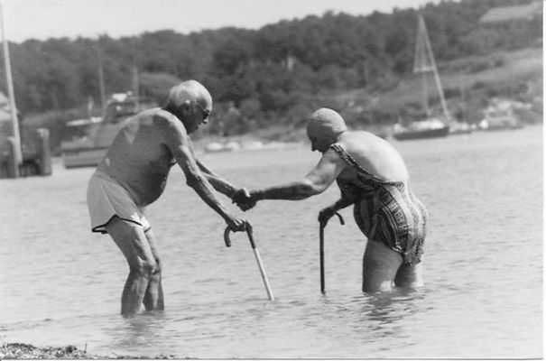 16 Elderly Couples Prove You’re Never Too Old To Have Fun - Swimming In The Sea