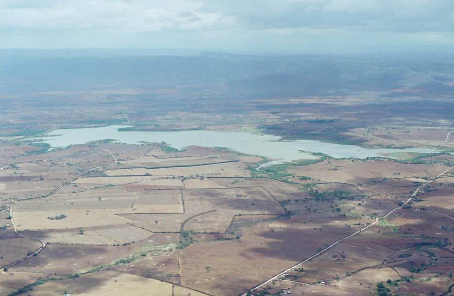 Resultado de imagem para foto aerea do açude de adustina