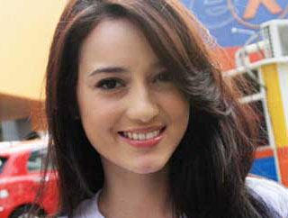 Foto Biodata Julie Estelle Profil dan Fakta Menarik | BERITA TERBARU