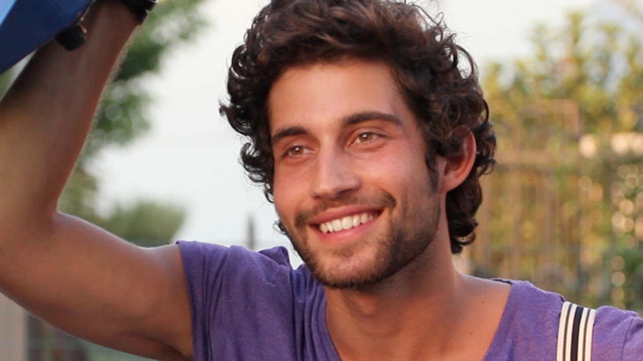 Corridonianews Simone Riccioni L Attore Di Corridonia Torna Sul Set 