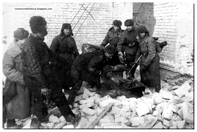 Soviet soldiers captured german sniper