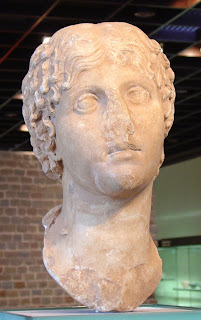 Iulia Vipsania Agripina, Agripinila o Agripina Minor -  a.  15 d.C.-59 d (4)