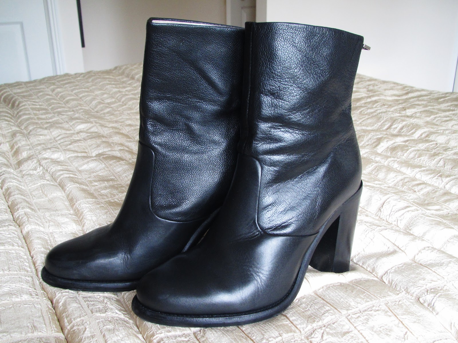 Living off samples: NEW ALL SAINTS BOOTS
