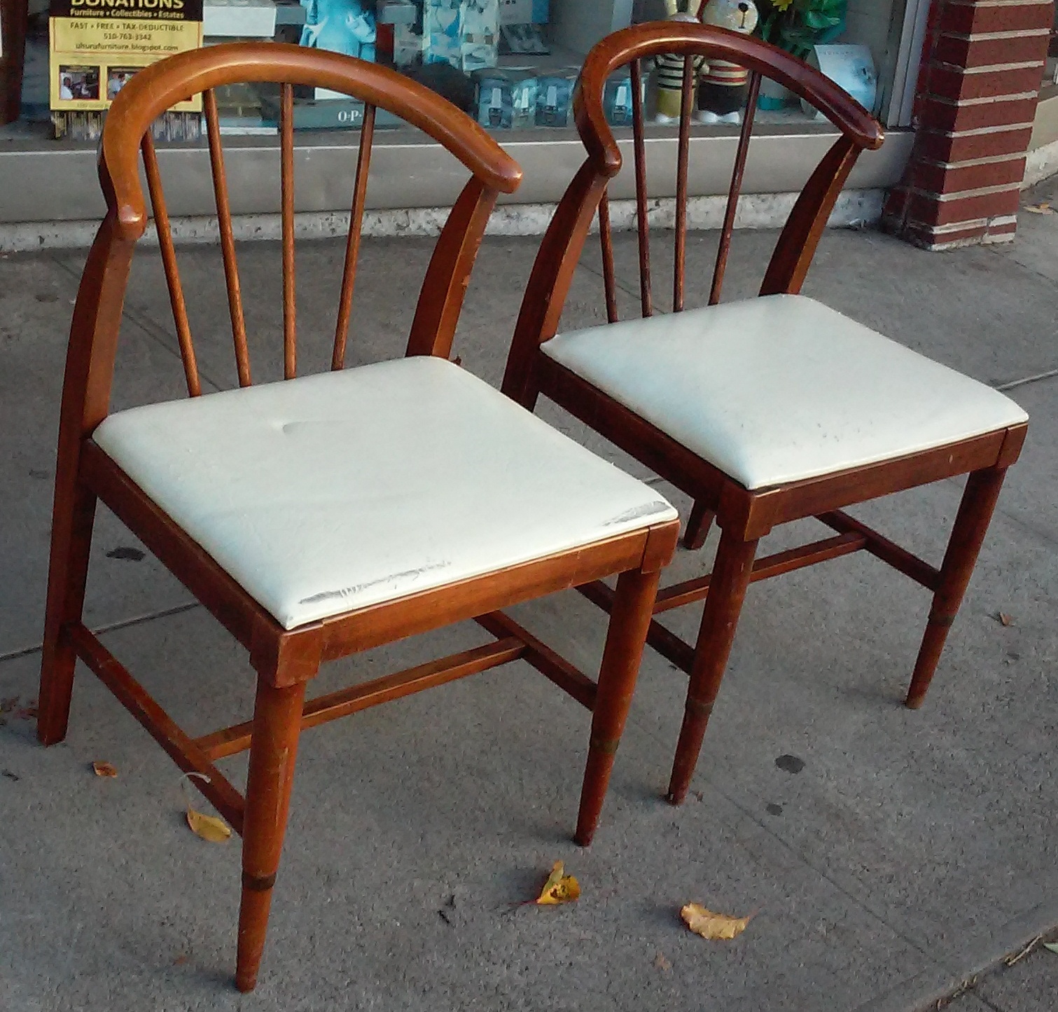 UHURU FURNITURE & COLLECTIBLES SOLD **BARGAIN BUY** 9175 Pair of Mid