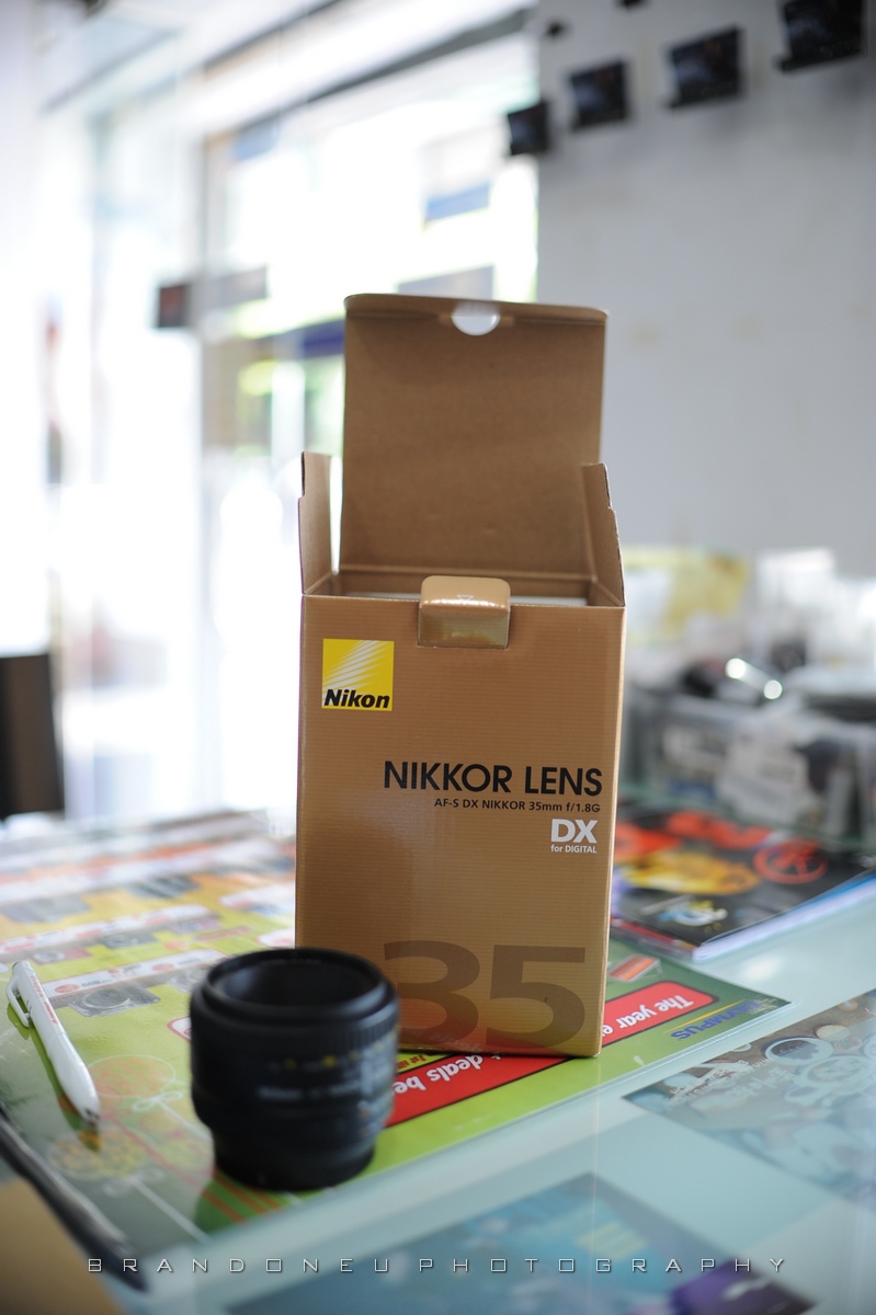 brandoneu Nikon 35 f/1.8G DX lens on FX sensor