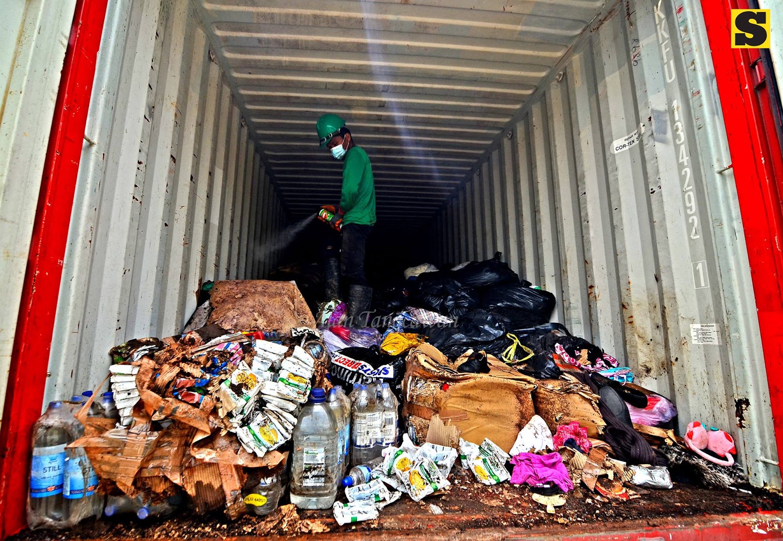BOC destroys 4 container vans of expired ‘Yolanda’ donations
