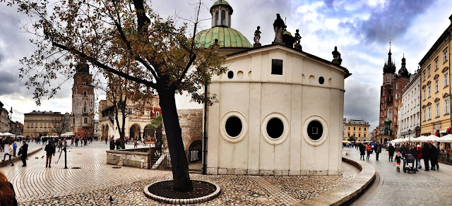 Rynek Główny widok zza Kościoła św. Wojciecha