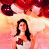 Kareena Kapoor Holding Baloon - Pic