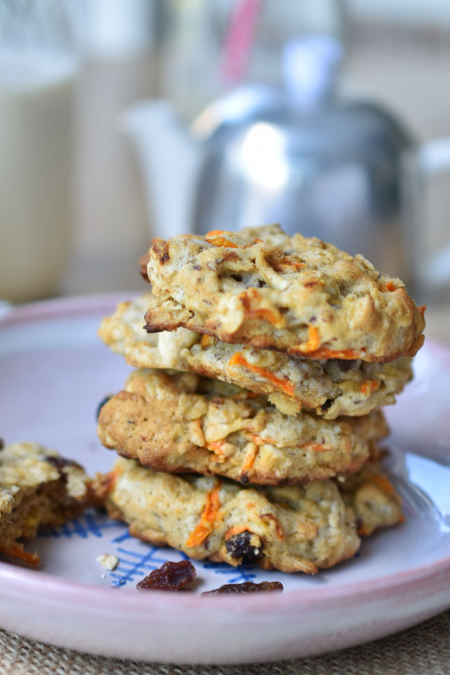 These vegan Carrot Cake Oatmeal cookies are all good things - like scrumptious, soft and chewy, moist, a little puffy and cake-like. With raisins and a hint of cinnamon, these cookies are pumped with yummy carrot cake-like flavor. dairy-free, eggless