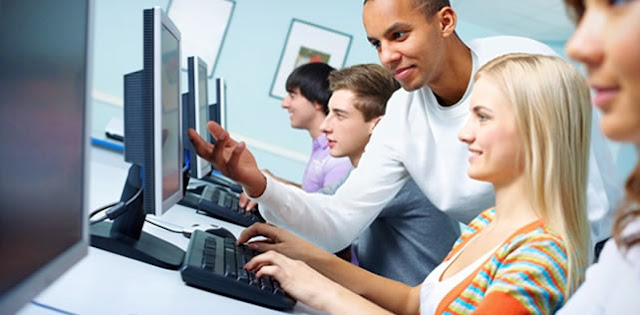Escola de tecnologia oferece cursos gratuitos online.