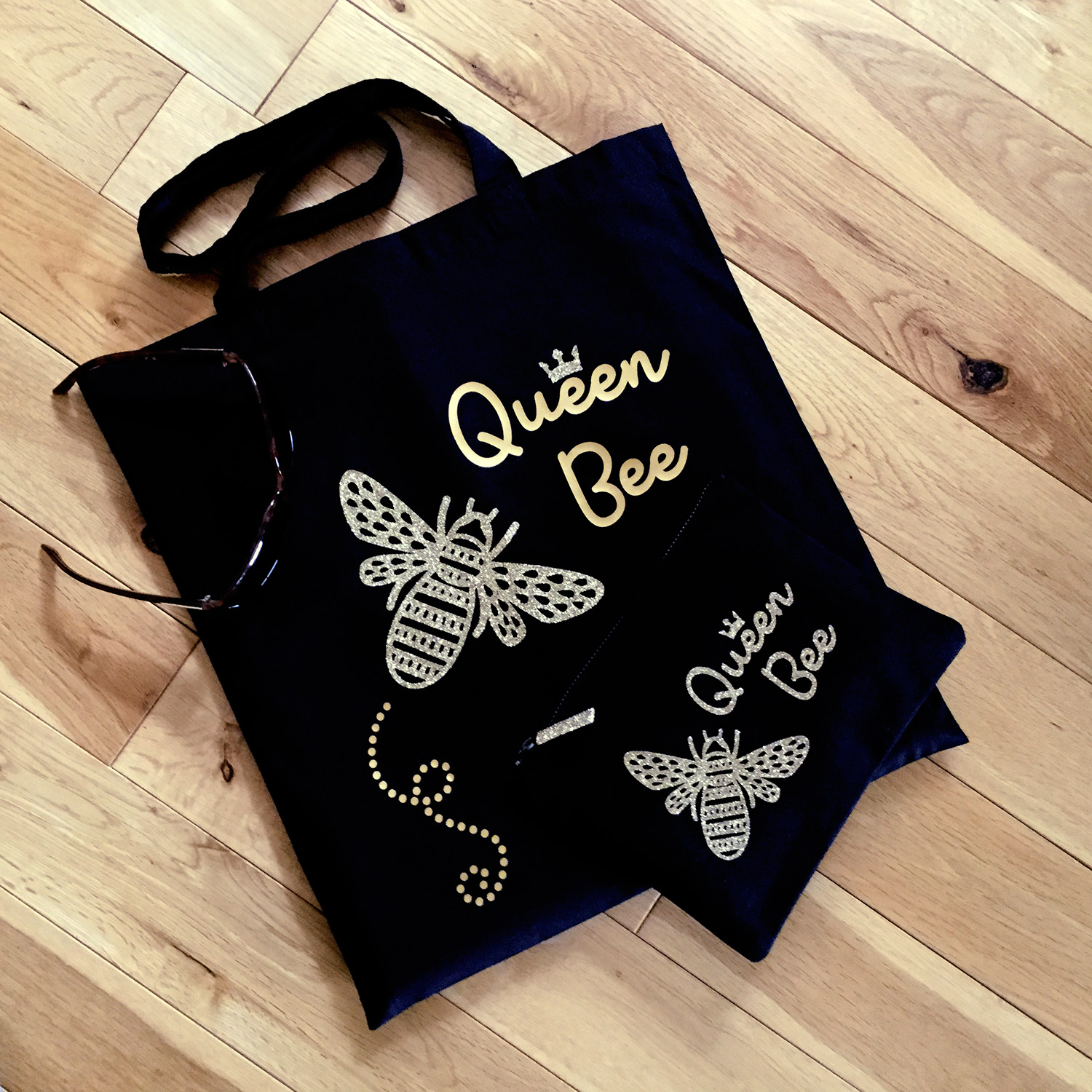 Silhouette UK Queen Bee Bags with Glitter and Smooth Heat Transfer