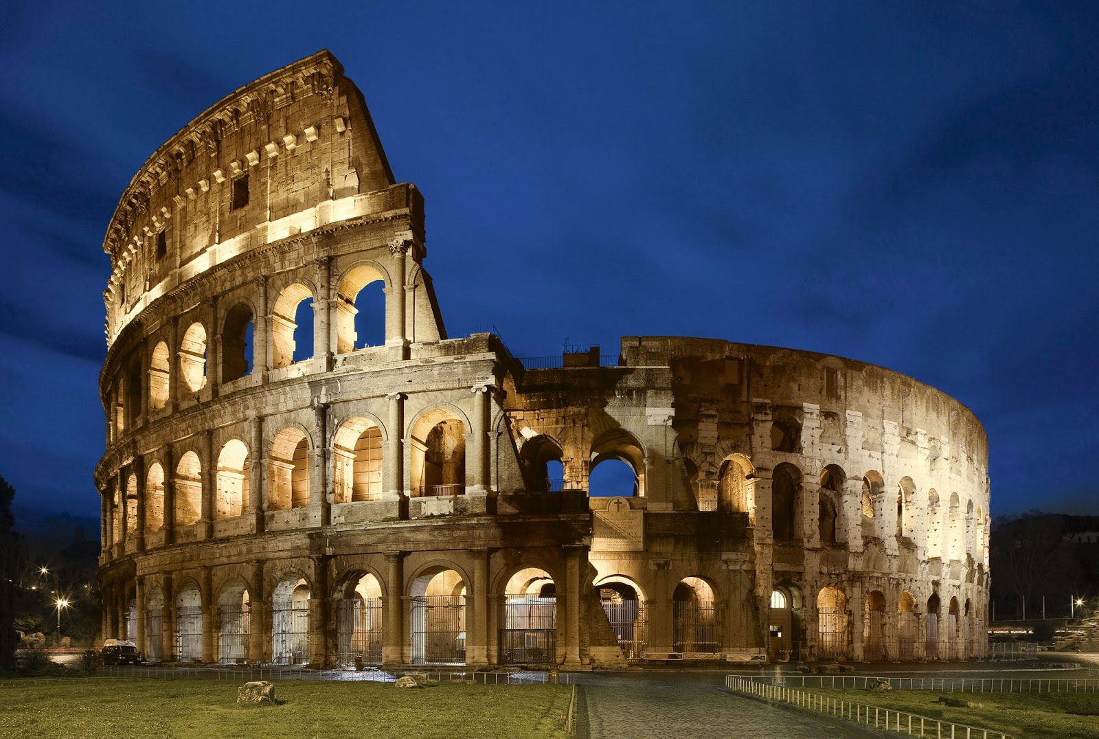 Conoce los Templos y Construcciones más impresionantes del mundo Coliseo Romano Conoce los Templos y Construcciones más impresionantes del mundo Coliseo Romano