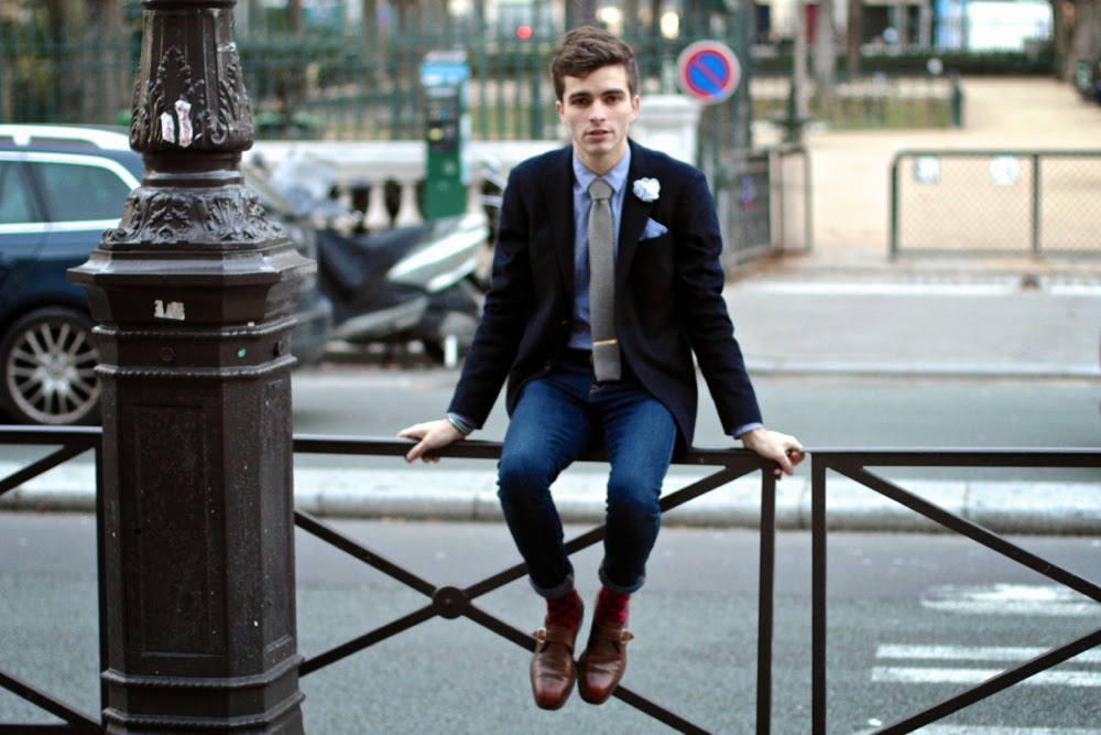 UNIQLO Blazer / Veste - ALAIN FIGARET Shirt / Chemise - H&M Jeans - Céline Shoes / Souliers - Pochette Square Tie, Lapel Flower, Pocket Square / Cravate tricotée, Mouchoir de poche - Royalties Socks / Chaussettes - Daniel Wellington Watch / Montre - Blog Mode Homme - Mensfashion - Dandy Paris