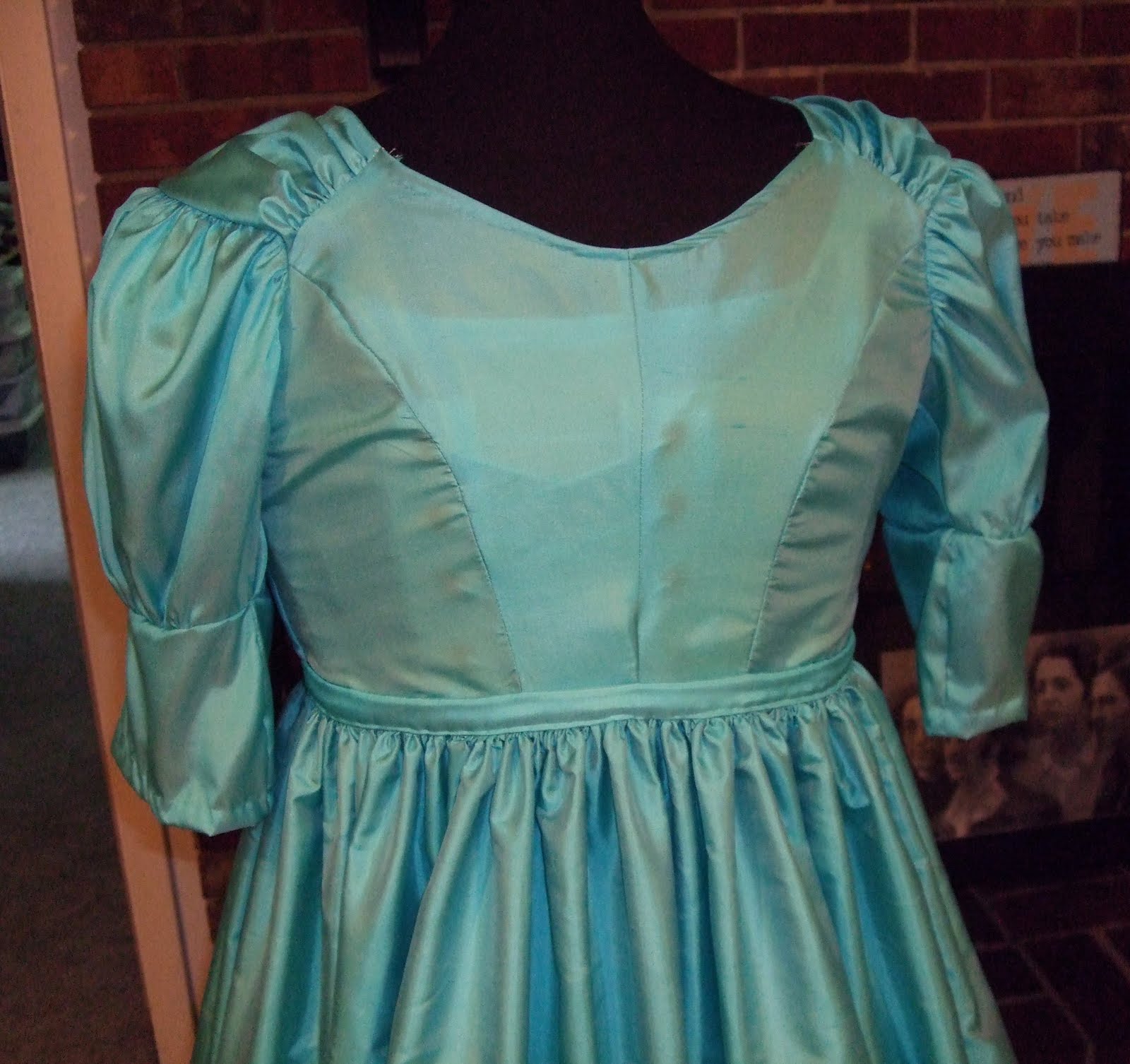 Maggie's Costume Wardrobe: Aqua 1790s gown - almost done!