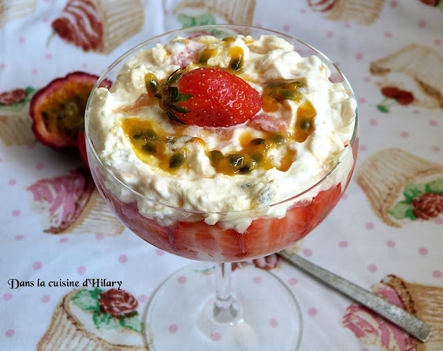 Dans la cuisine d'Hilary Eton mess aux fraises et fruits de la passion