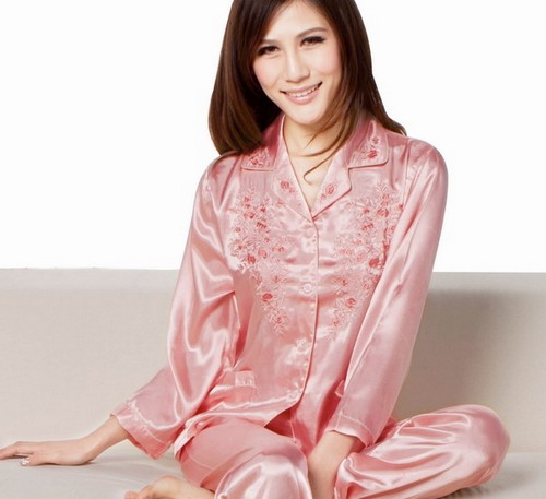 Looking the Trendy and Cute Long Sleeve Pajamas ~ Fashion And Lifestyles