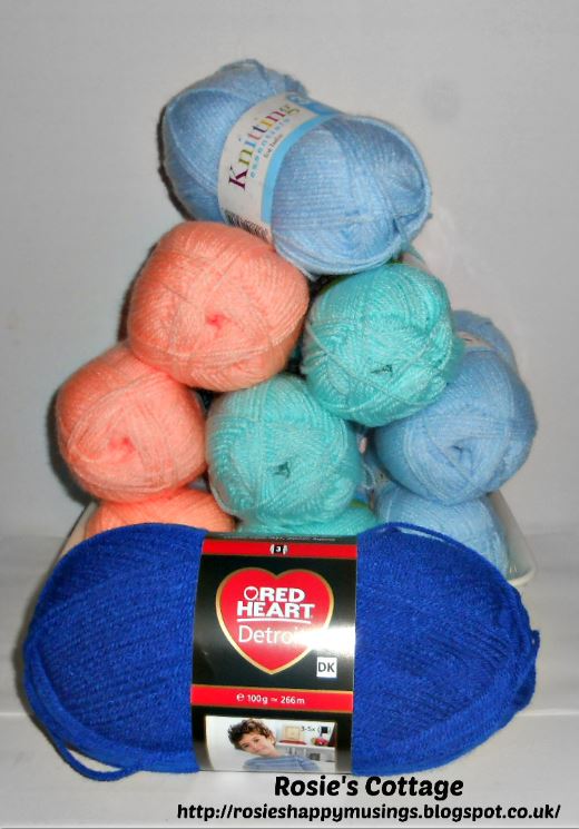 Rosie's Cottage Friday Smiles New Books & A Cool Knitted Blanket