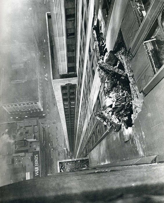 Empire State Building : les photos impressionnantes du crash d'avion de 1945 