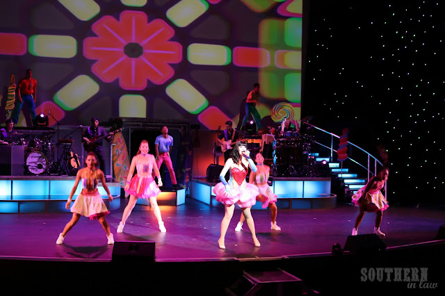 The Best Luaus and Live Entertainment in Waikiki Honolulu Oahu - Rock a Hula Hawaii - Katy Perry Impersonator