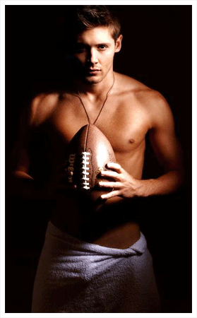 Shirtless Gazing : Jensen Ackles