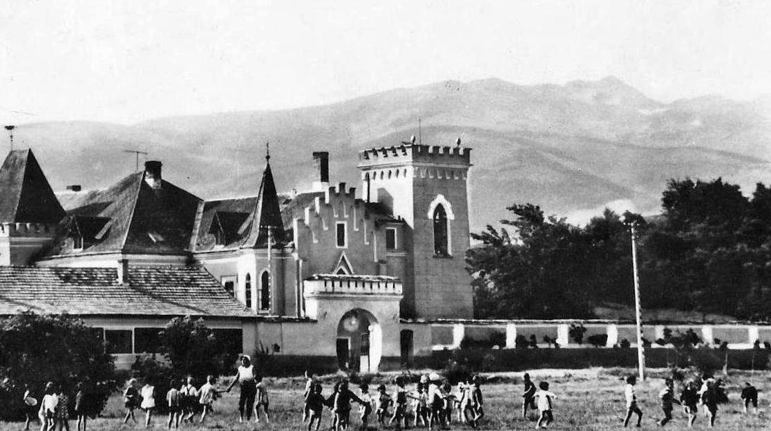 LOCURI DE TRECERE: Castelul Nopcea (Nopcsa) din Sacel, Hunedoara