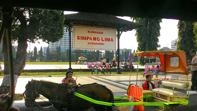 Perjalanan Simpang Lima Semarang