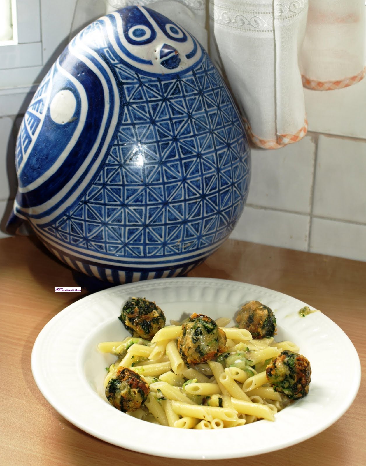 Cocinar es vivir y Bordar también Macarrones con salsa de calabacín y