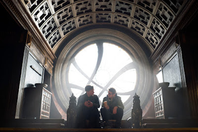 Doctor Strange set photo of Scott Derrickson and Benedict Cumberbatch (09)