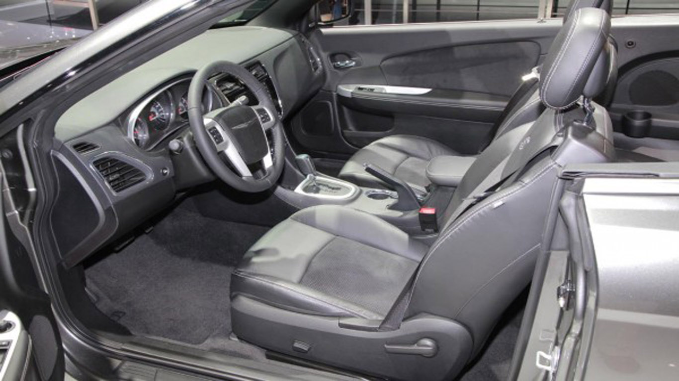 Chrysler 200 Sedan 2012 A Family Car With Many Qualities