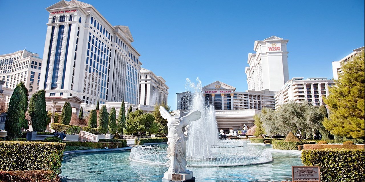 Las Vegas Uk Focus On Caesars Palace The Hotel Is Situated On West Side Of Las Vegas Strip Between Bellagio And Mirage Modelled After Roman Empire