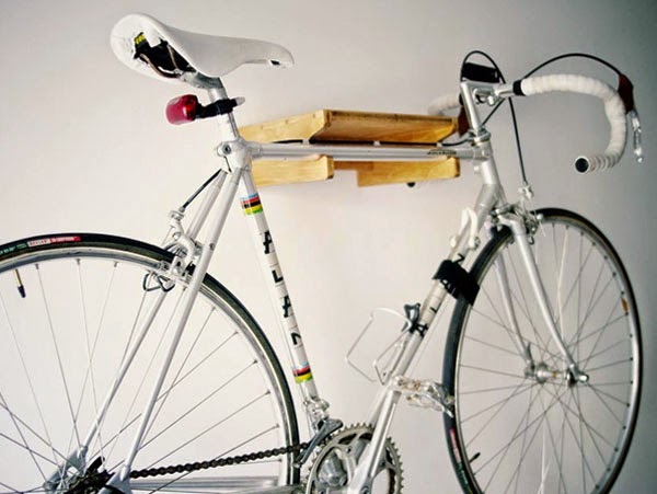Hokoj, soporte-estantería para bicicletas. Complementos para el ciclista urbano de Ramonas Barcelona.