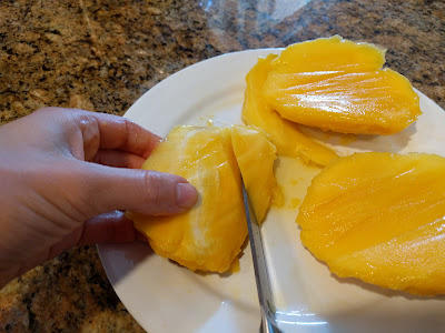 How To Peel A Mango - A Life Unprocessed