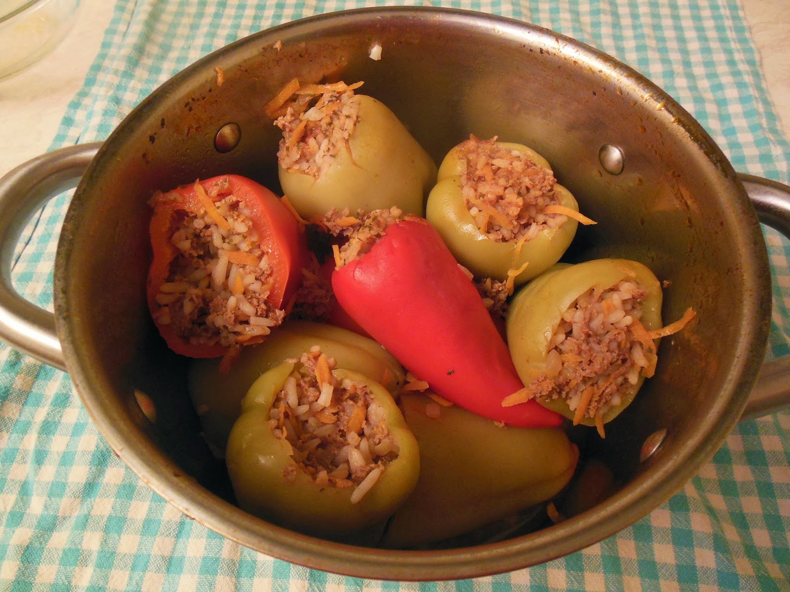 Letters From Moldova Moldovan Stuffed Peppers 1-leu-moldova-numista