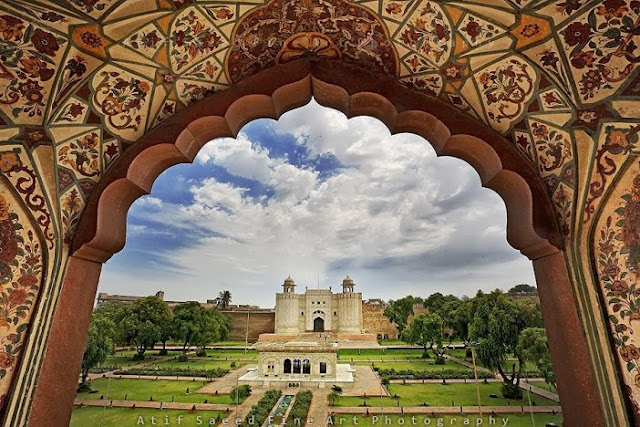 Mughal's Frame