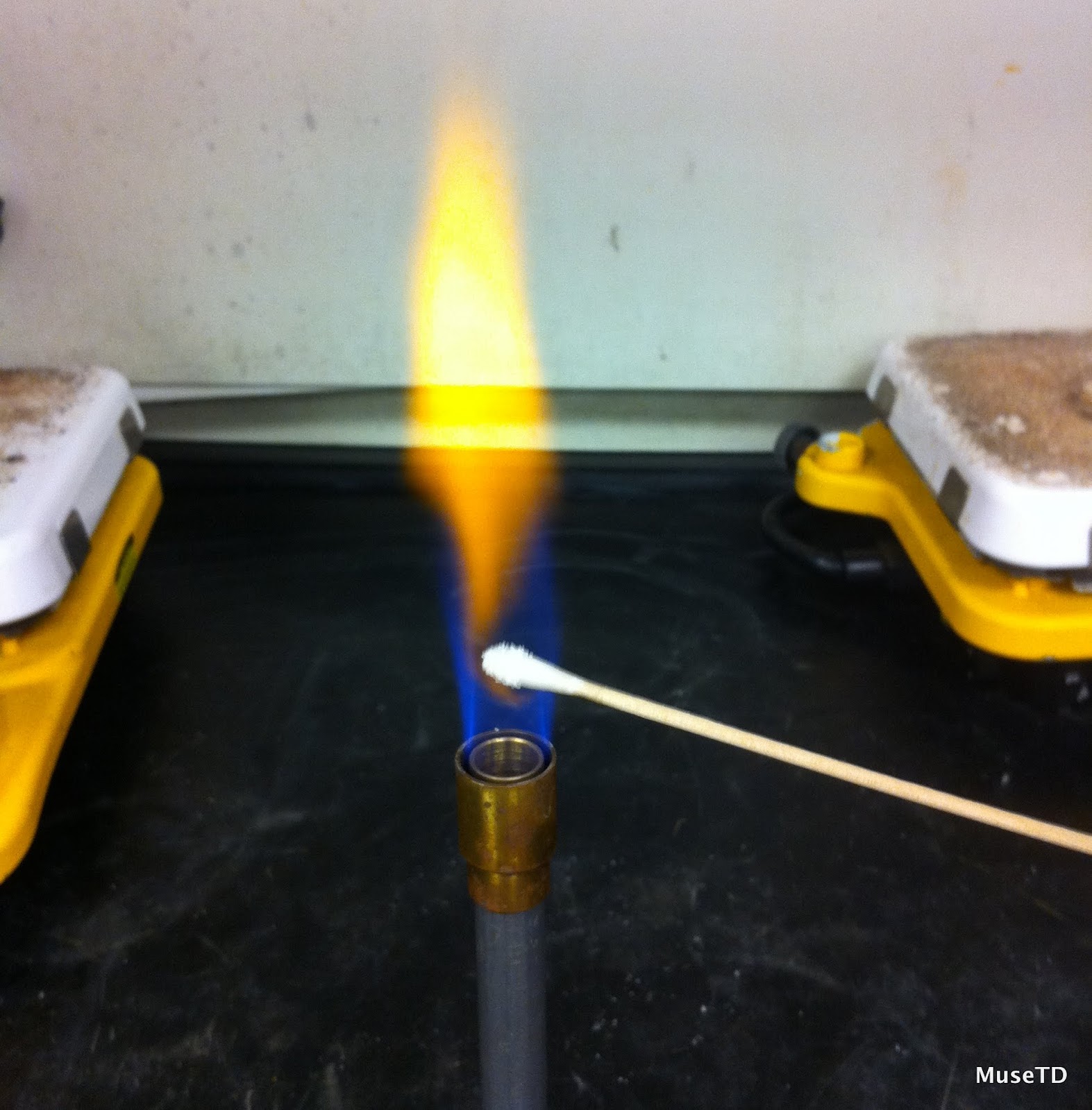 Magnesium flame test image